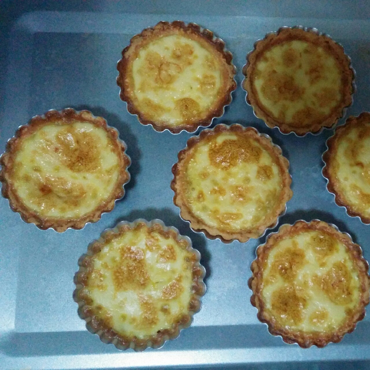 不用千层酥皮也能做出美味蛋挞【港式蛋挞】