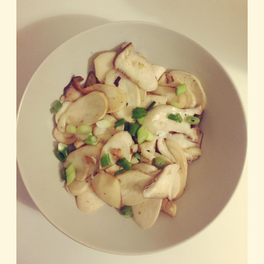 黄油鸡腿菇