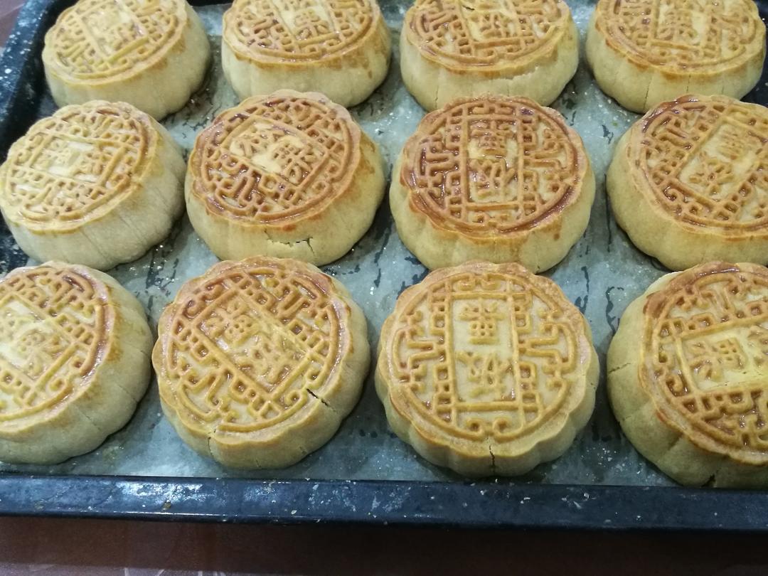 广式月饼—蛋黄莲蓉月饼