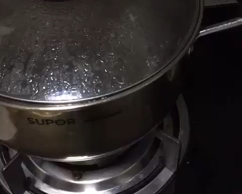 凉拌金针菇的做法 步骤1