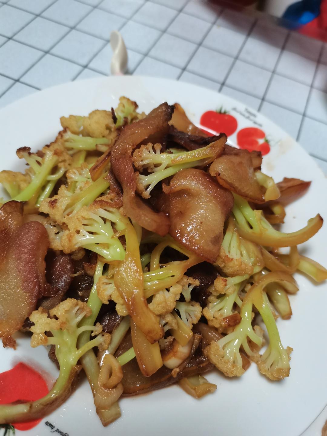 腊肉炒有机花菜