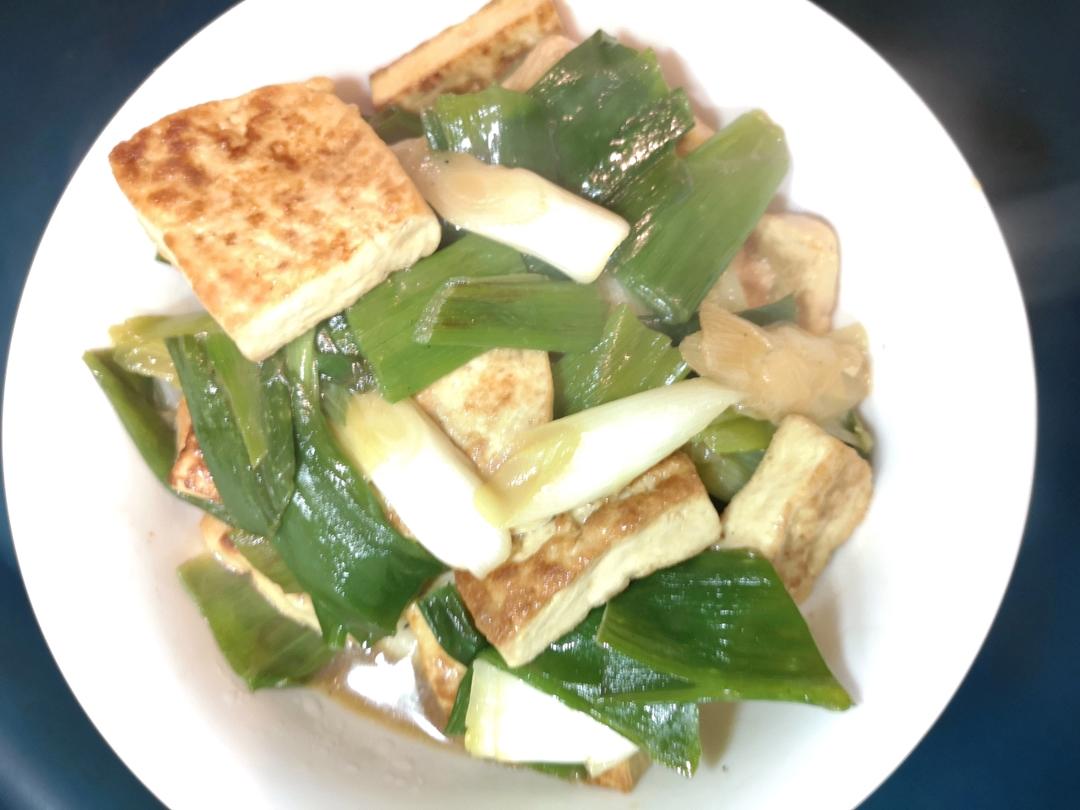 家常菜～莴苣叶炒豆腐