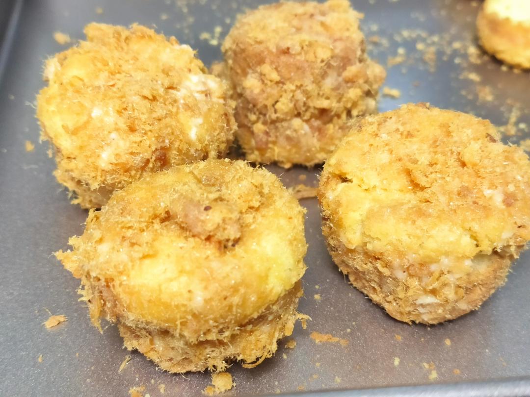 我那么可爱，你肯定不忍心吃掉我！肉松小贝