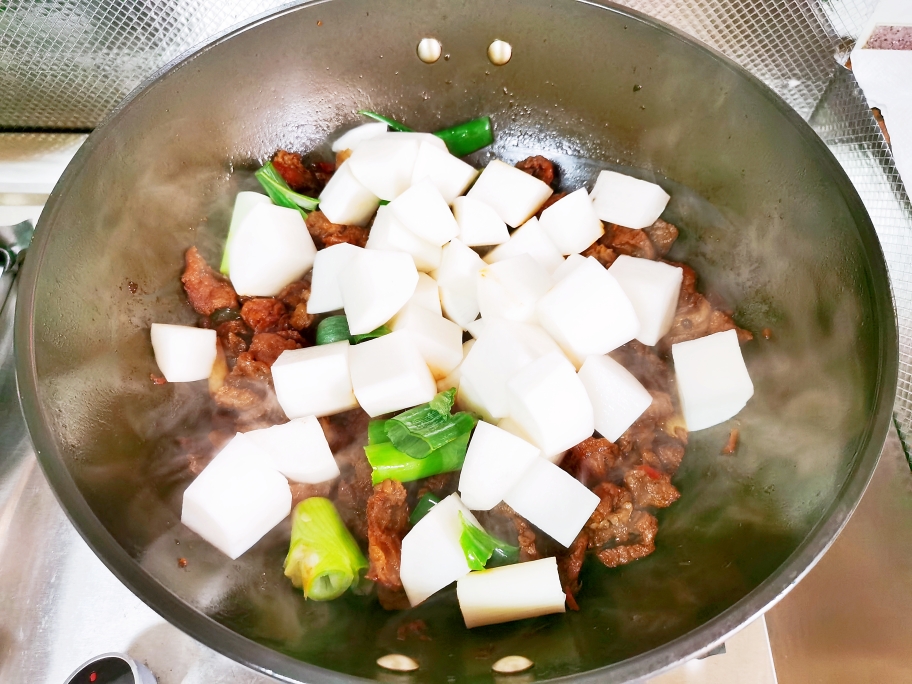 白萝卜炖牛肉的做法 步骤12