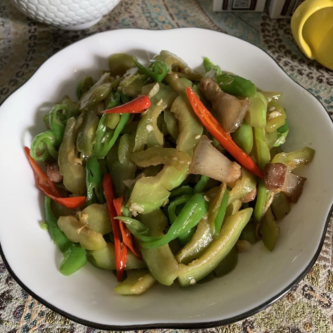 苦瓜炒肉 苦瓜这样做去除大半苦味