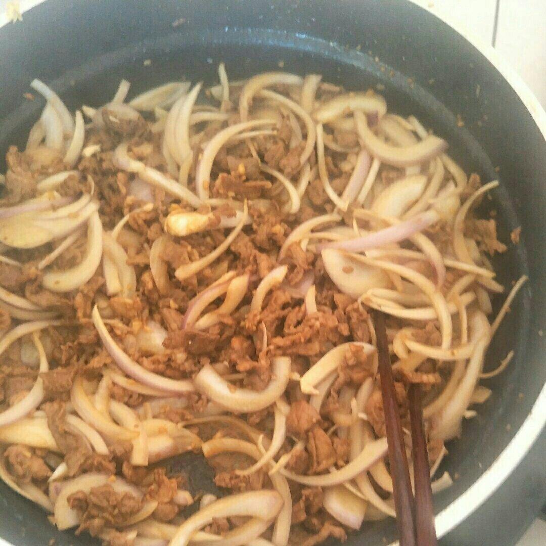 洋葱炒牛肉片