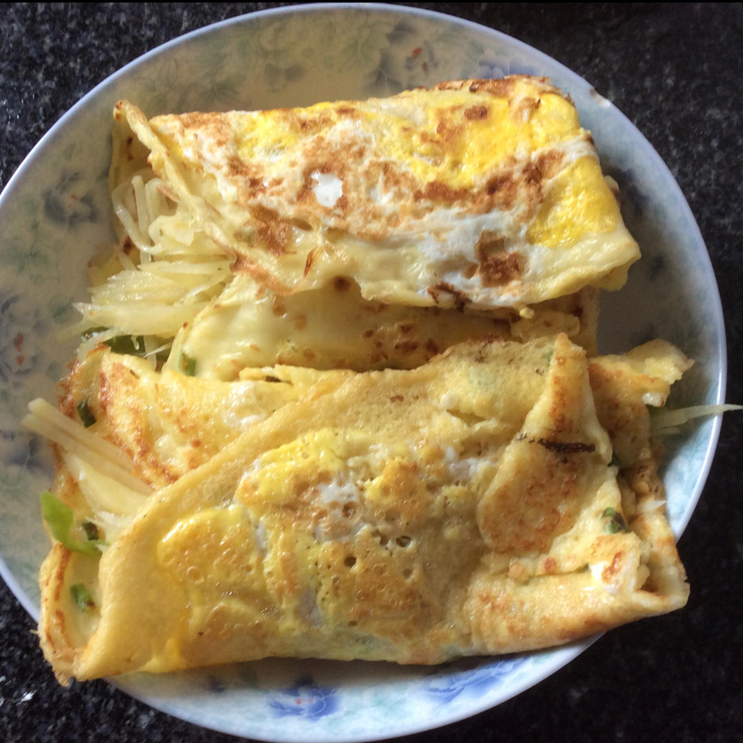 土豆丝鸡蛋卷饼