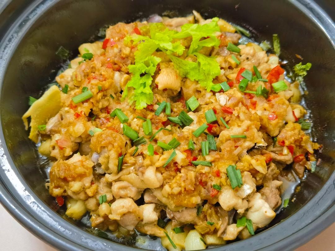 沙姜焗鸡煲的做法