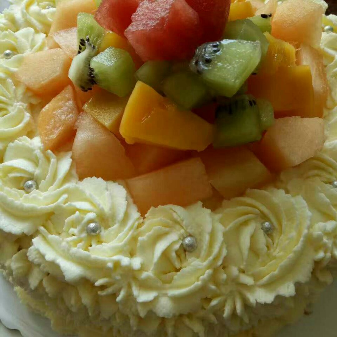 奶油水果装饰蛋糕