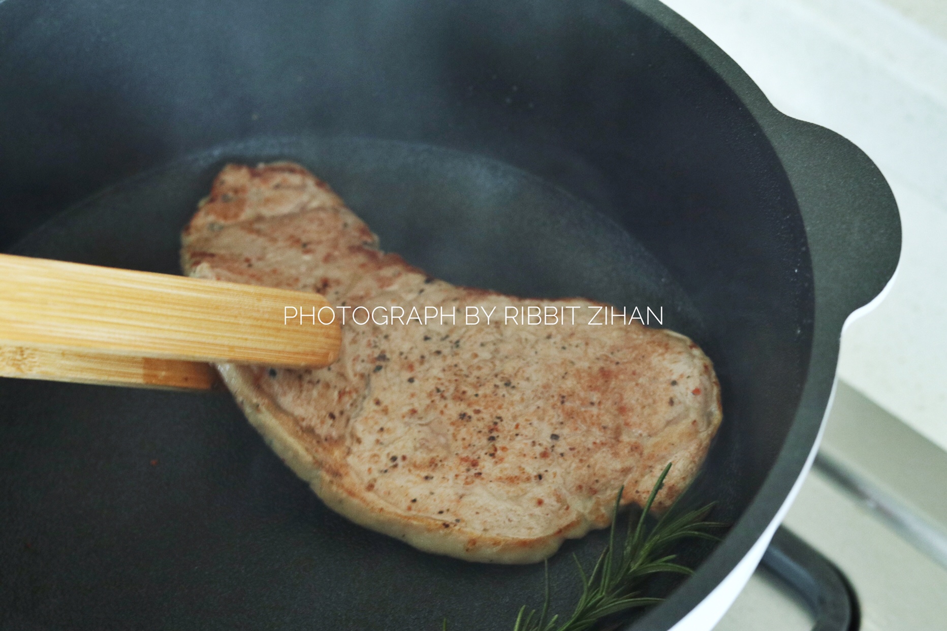 miss 兔的快手菜系列——风琴土豆牛排定食（2分钟牛排嫩出汁）的做法 步骤5