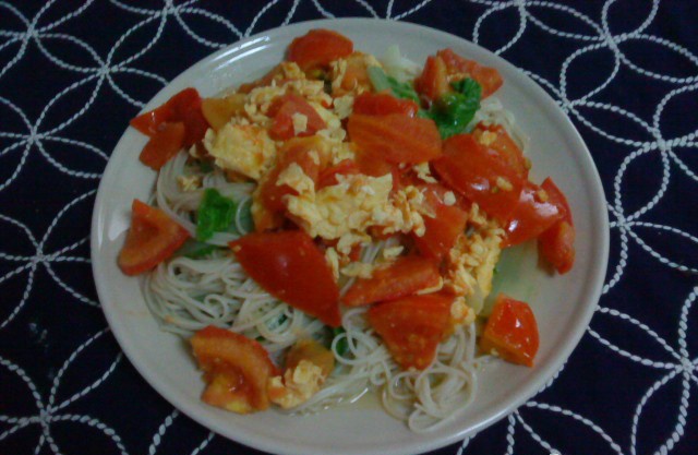 西红柿凉拌面