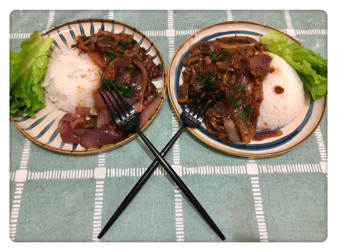 好吃到舔盘的秘制洋葱炒肥牛卷！拌饭巨香