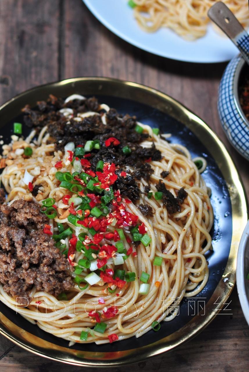 橘丽丝 | 宜宾燃面