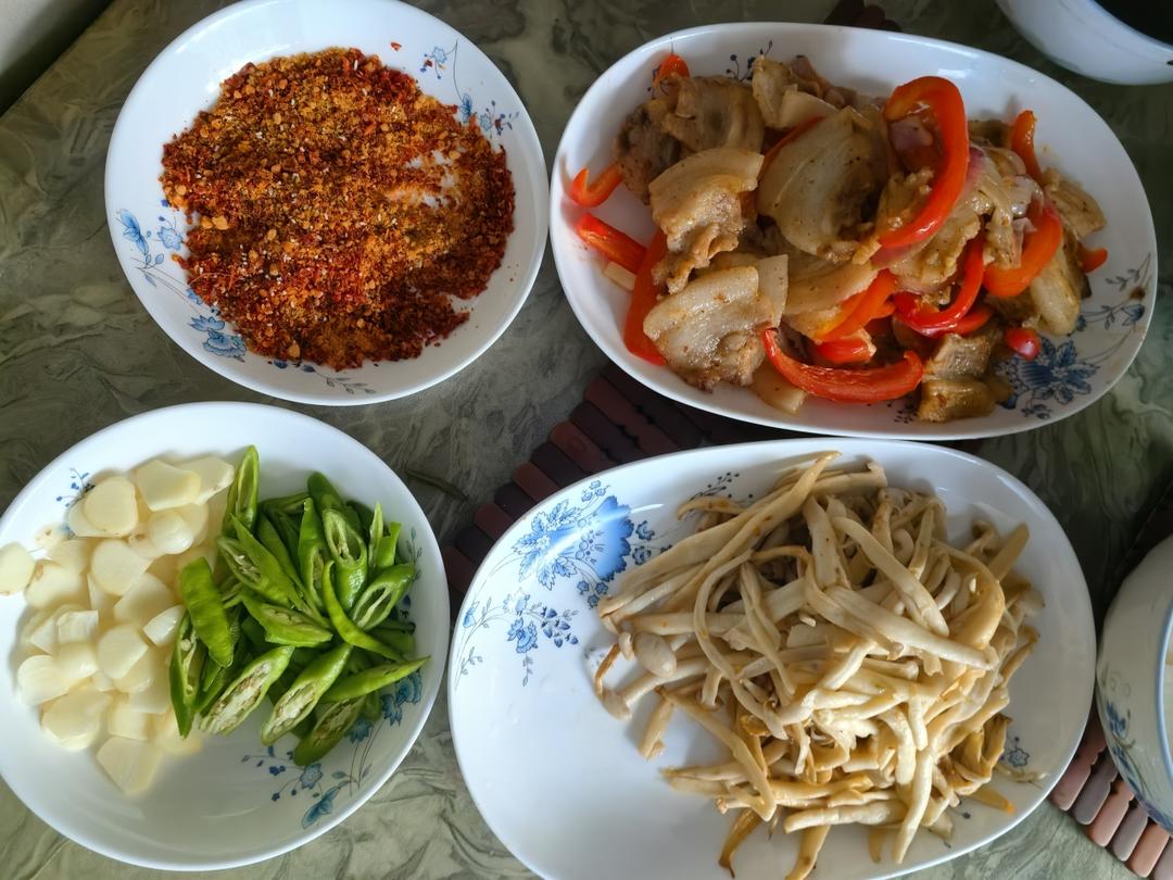 烤肉家庭版（再也不去外面吃烤肉😊😊）