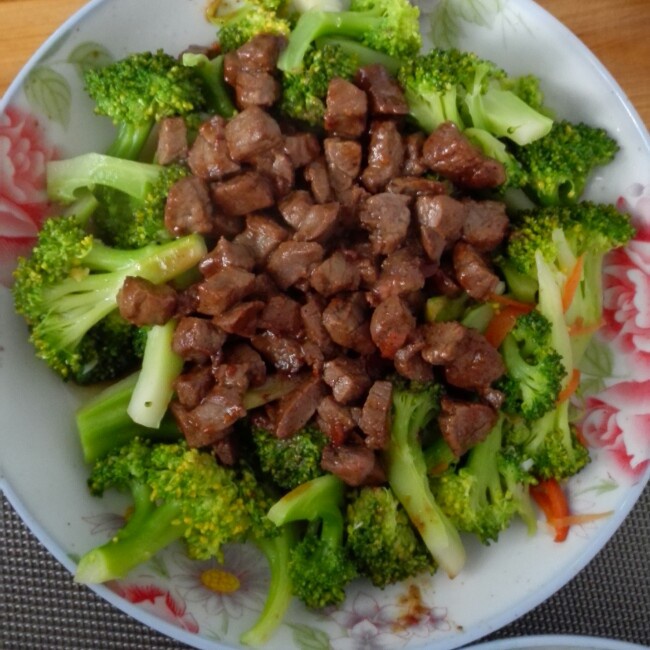 酱汁牛肉西兰花