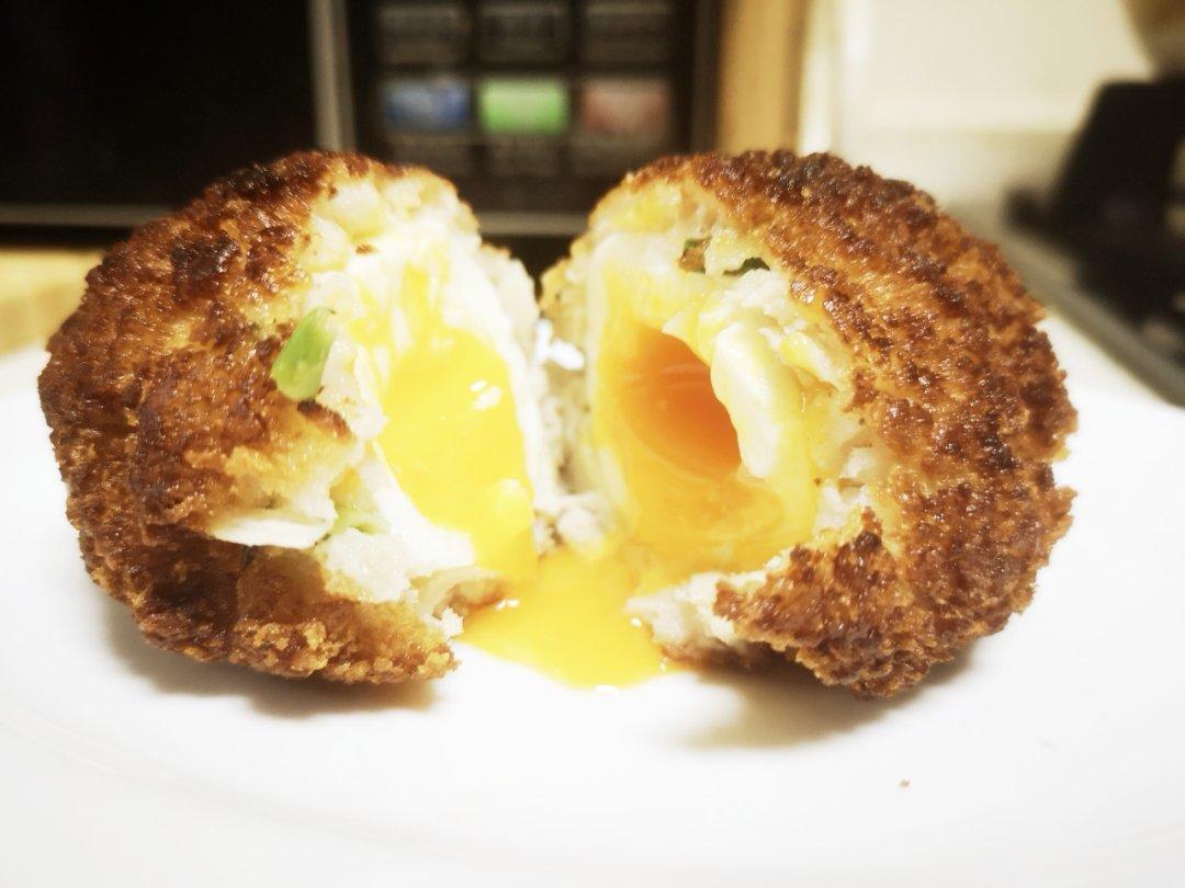 【苏格兰蛋】鸡蛋裹肉炸一炸，绝妙！