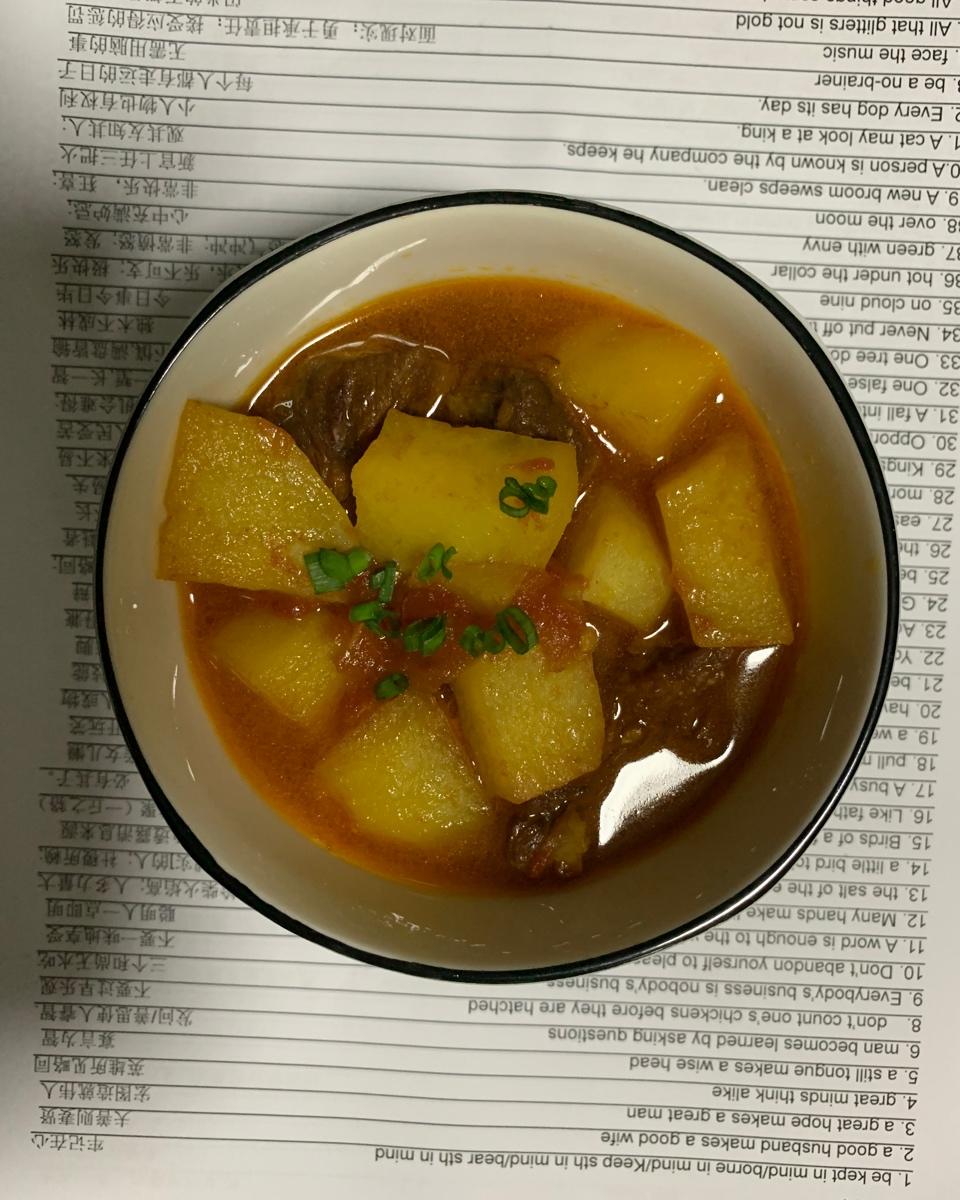汤浓肉嫩的番茄牛腩，牛腩软烂秘法