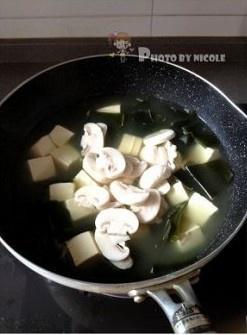 海带豆腐汤的做法 步骤6