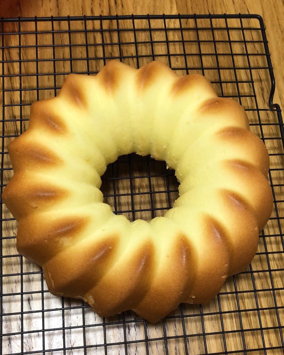 超简单完美戚风蛋糕（6寸2蛋）附打发、翻拌、脱模视频