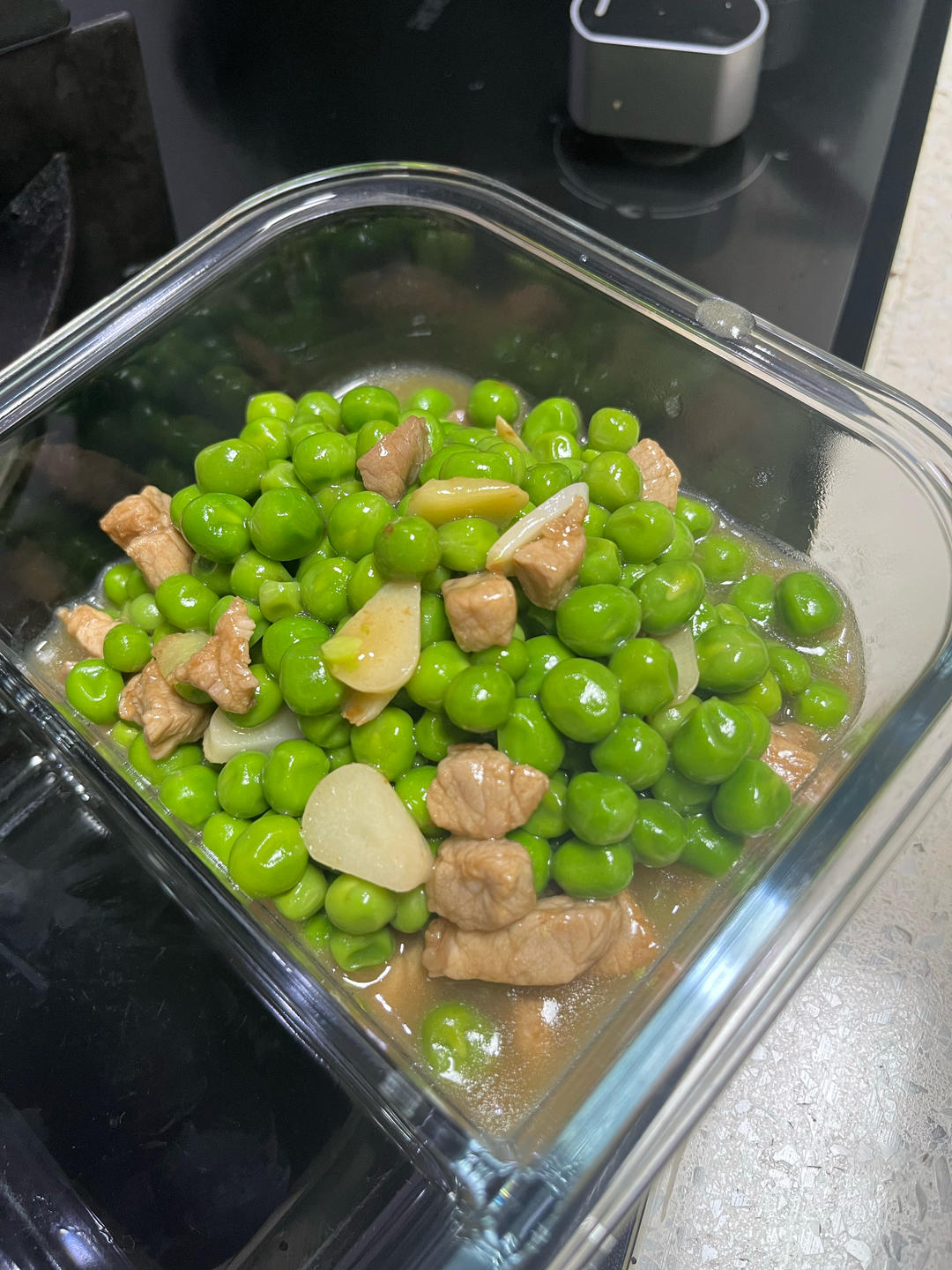 豌豆炒肉-10分钟家常快手菜