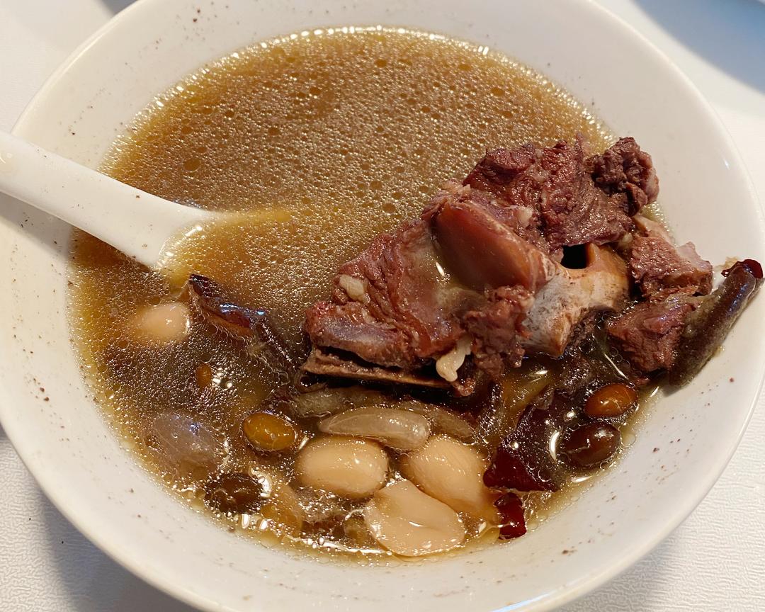 多肉牛骨黑豆烫