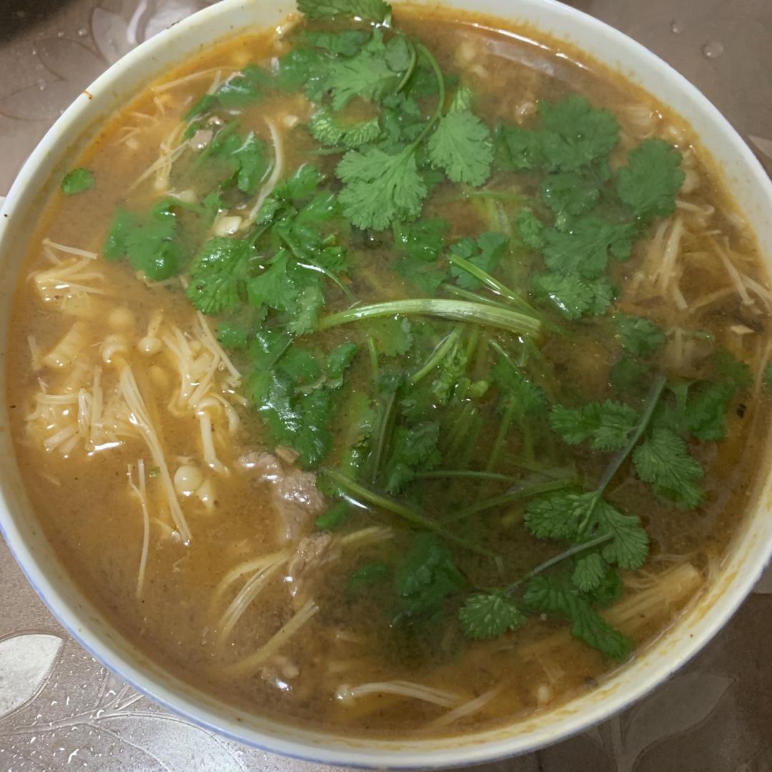 很好吃的酸汤鲜牛肉            （酸汤肥牛）