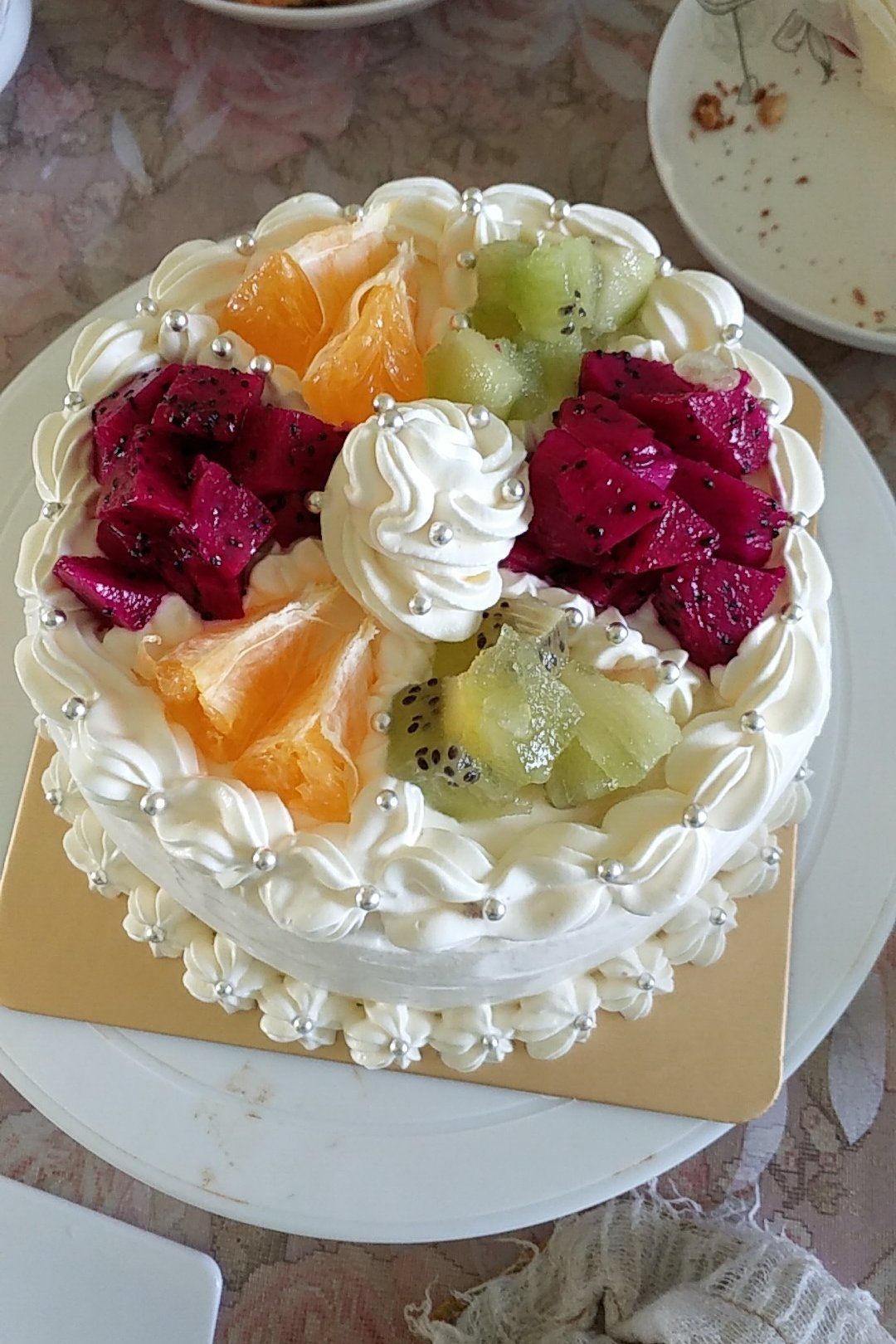 顾晓英做的生日蛋糕