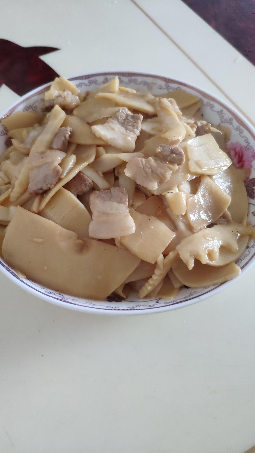 肉香笋鲜的春笋炒五花肉