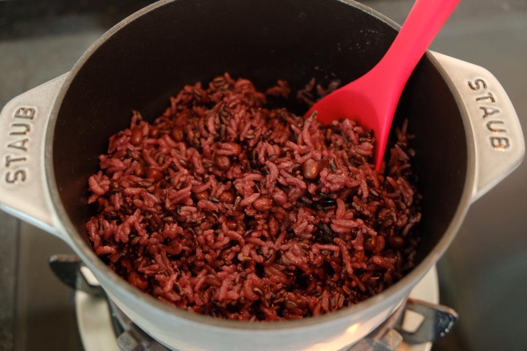 铸铁锅米饭之杂粮饭