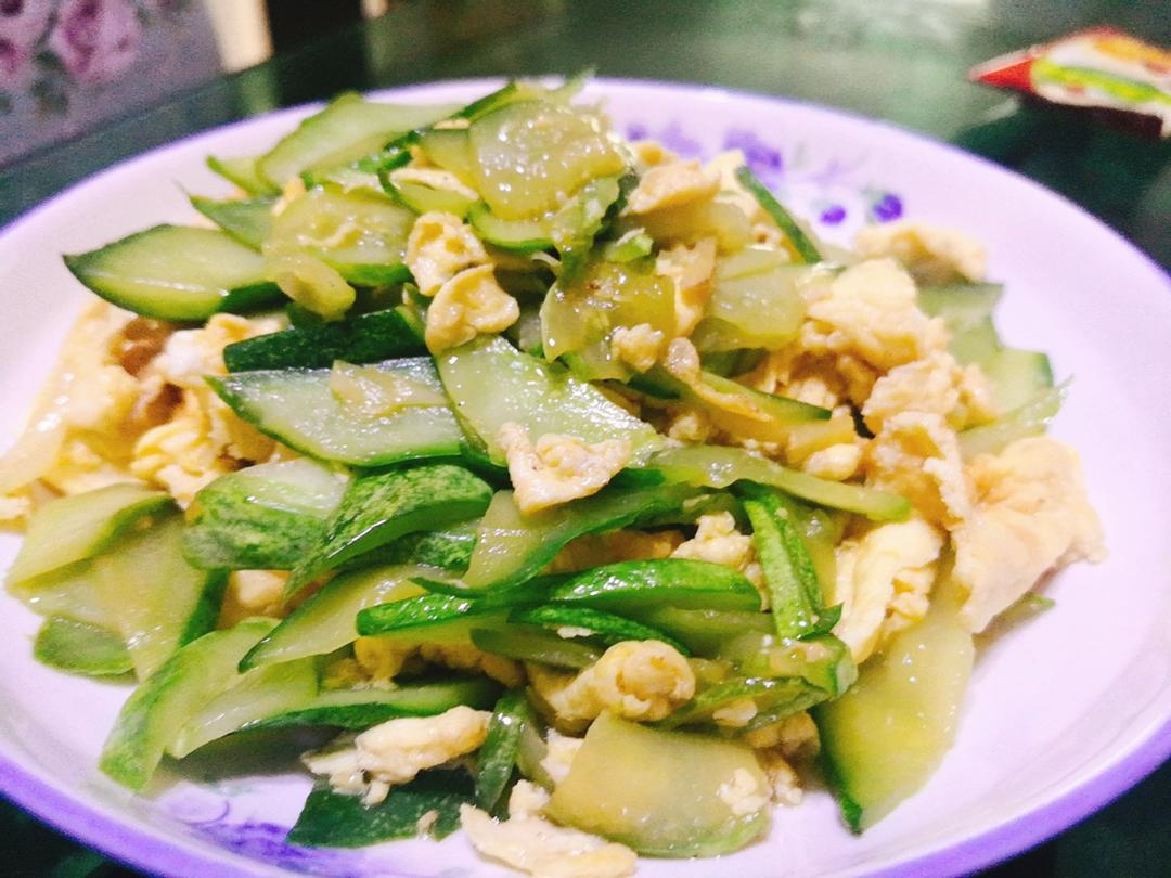 黄瓜片炒鸡蛋
