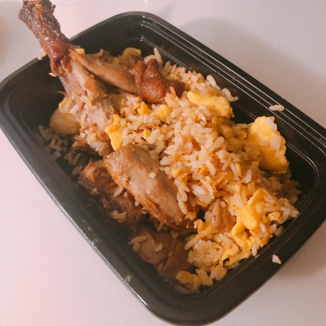 韭黄烧鸭蛋炒饭