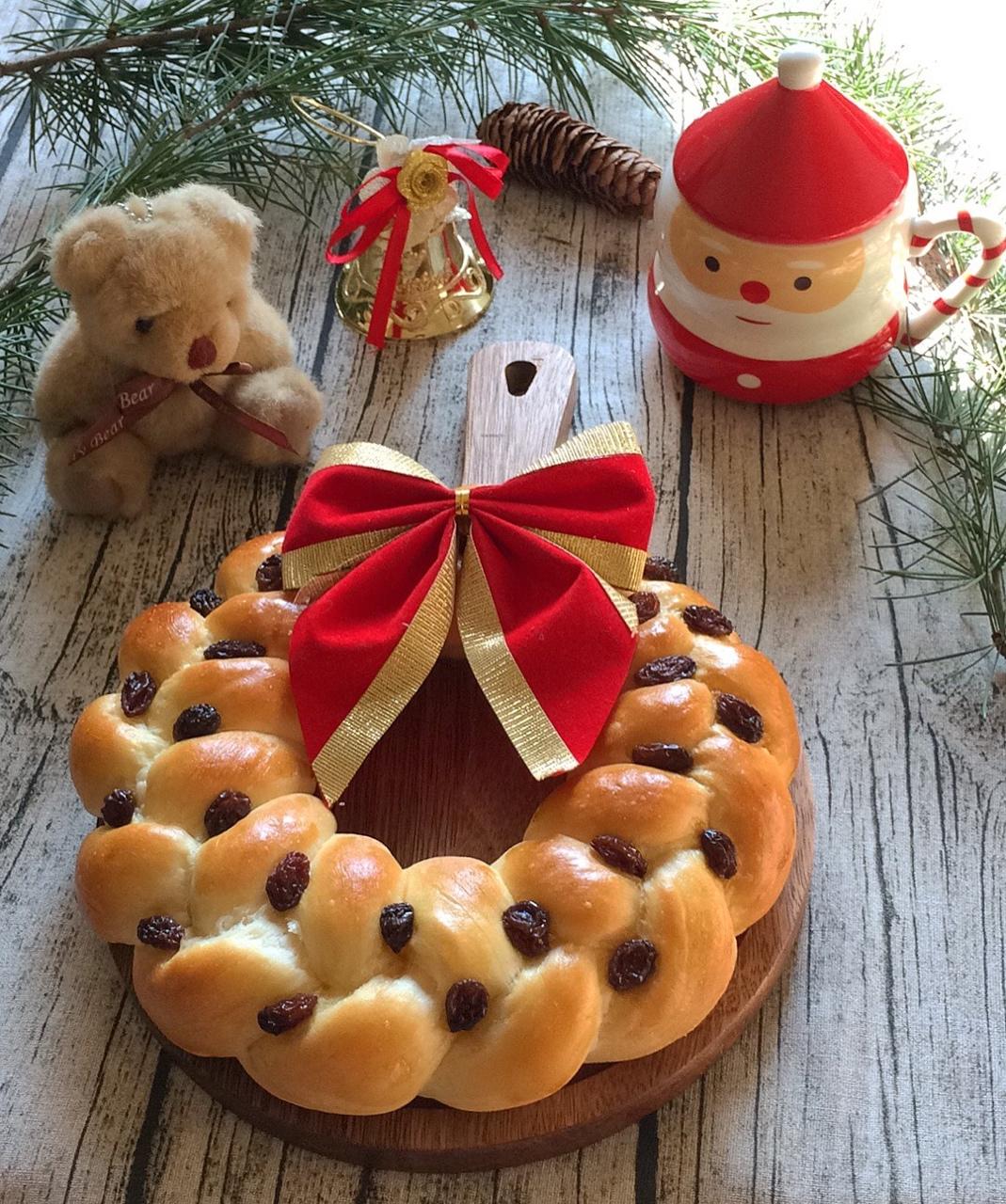 菲比妈妈做的圣诞花环面包