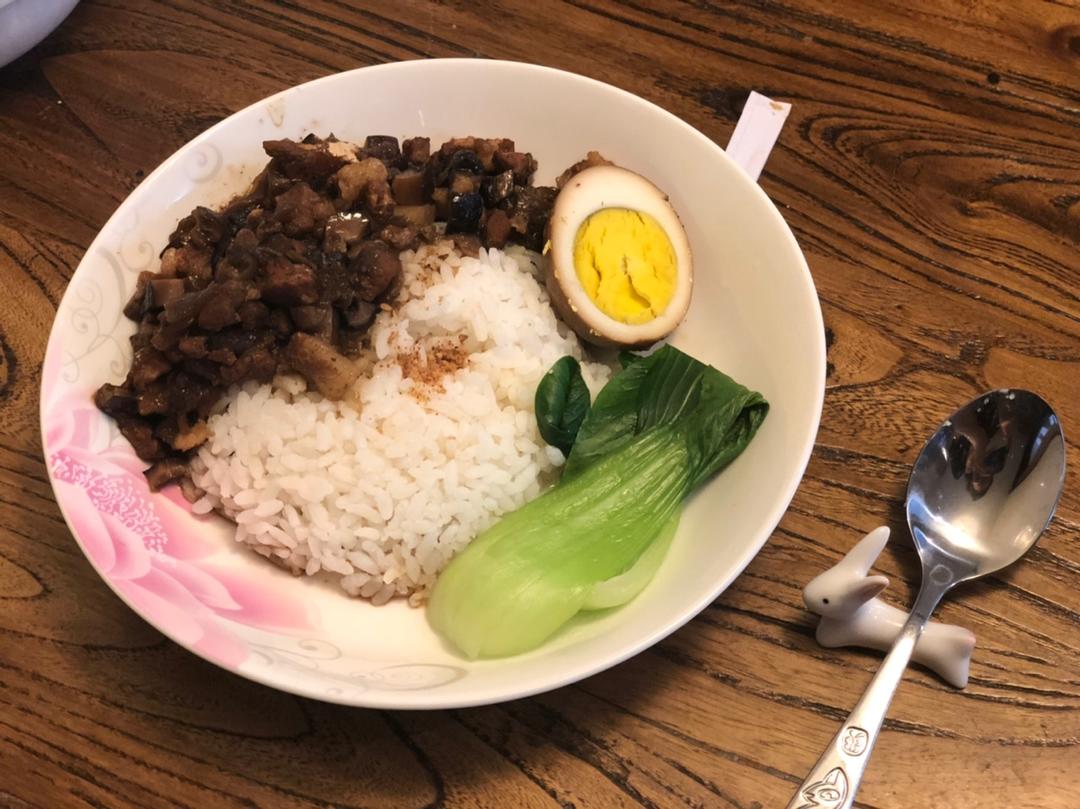 洋葱酥卤肉饭