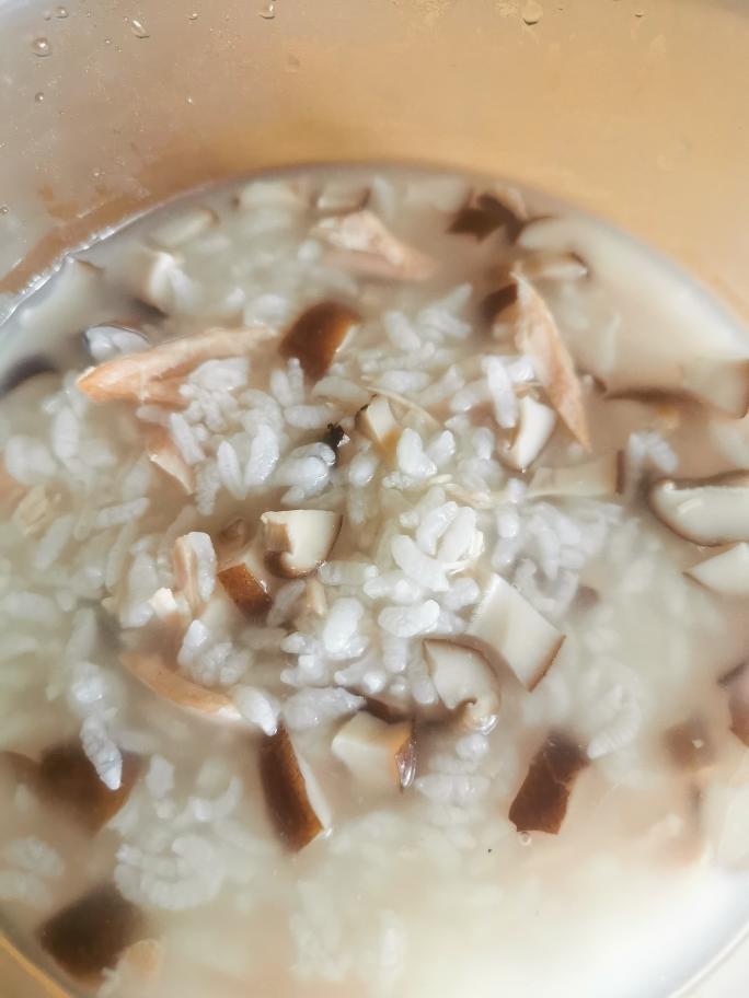 香菇鸡胸肉粥