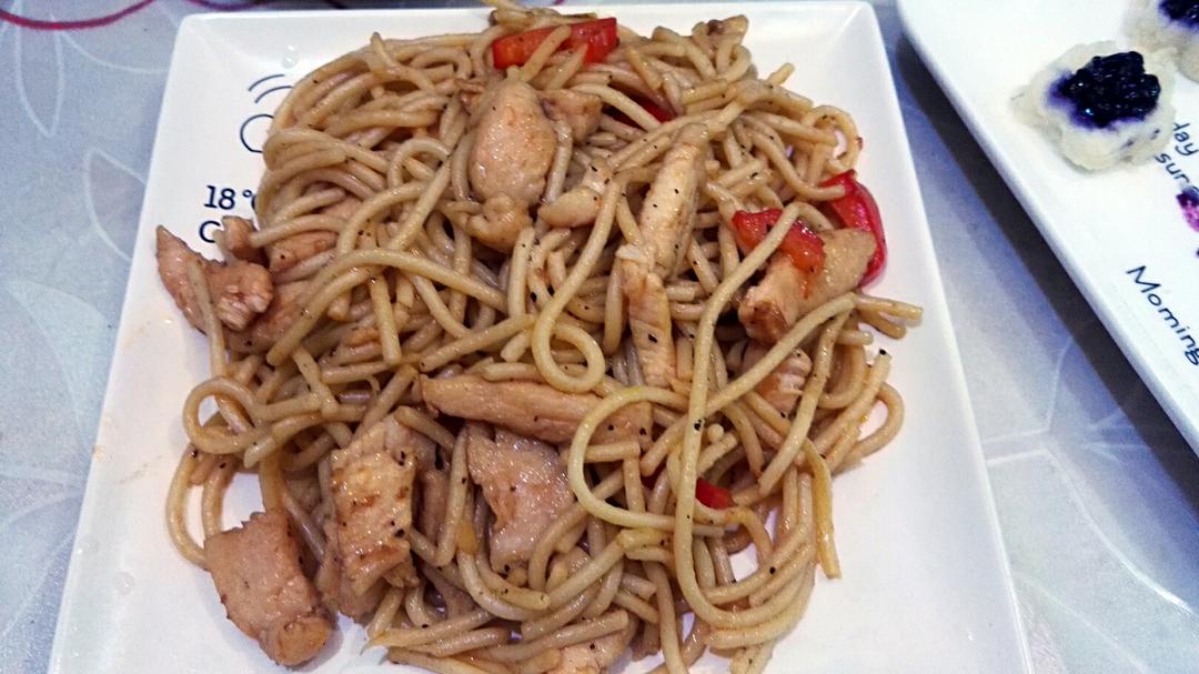 黑椒鸡丝意面