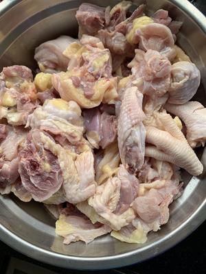 鲜海参鲍鱼炆鸡的做法 步骤2