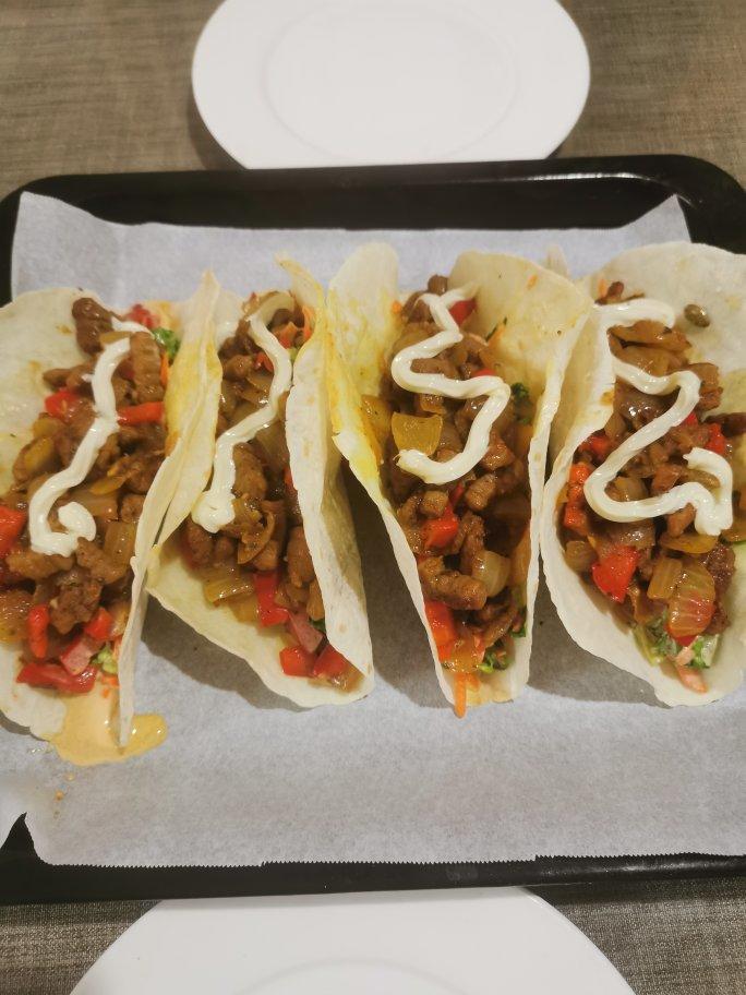 lilyzhang00做的经典墨西哥牛肉塔可tacotuesday1500000806