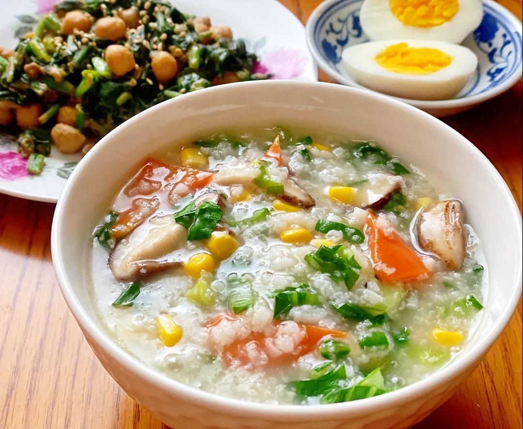 十五分钟快手之美味蘑菇青菜粥(附5分钟电饭煲电压力锅更快捷方法)