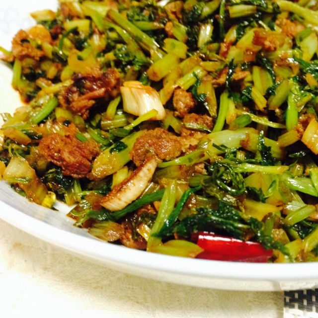 芹菜牛肉末「下饭神器」