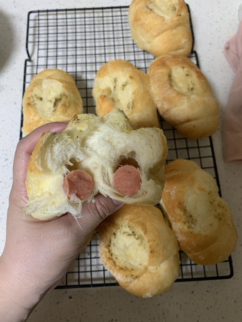 可爱哒小胖砸‼️葱香芝士火腿面包🥯