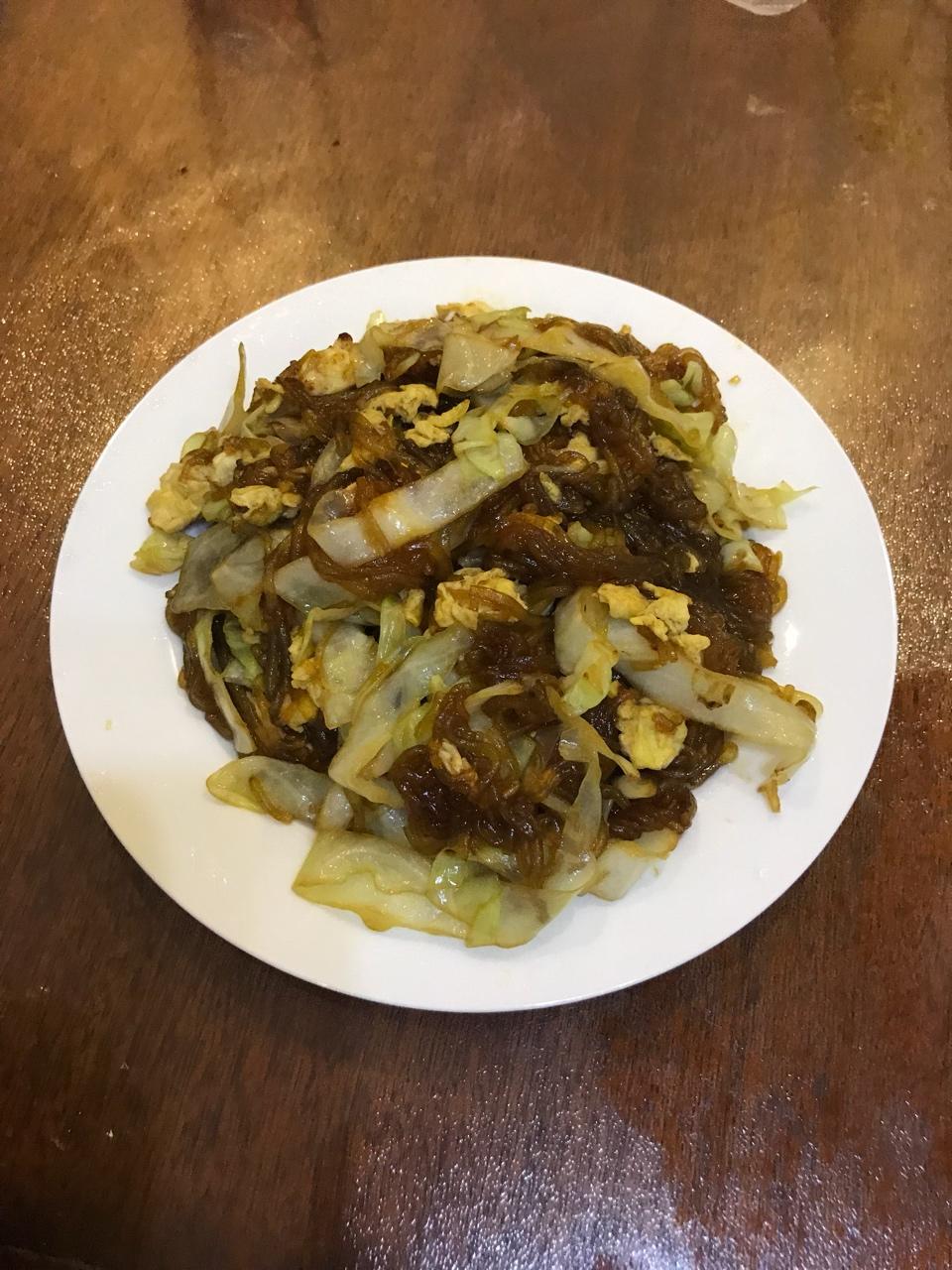 包菜粉丝炒鸡蛋