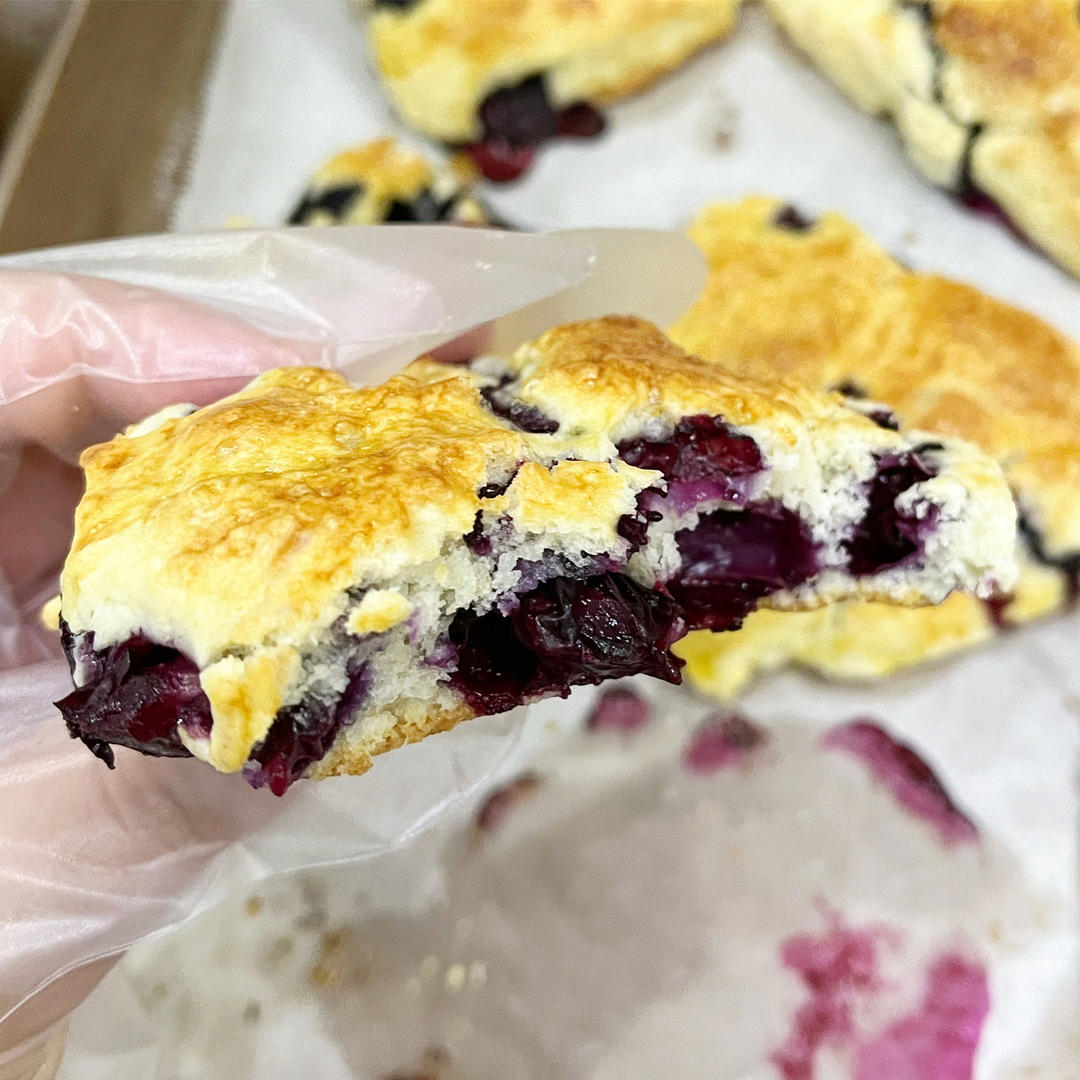 爆浆蓝莓司康Blueberry Explosion Scone