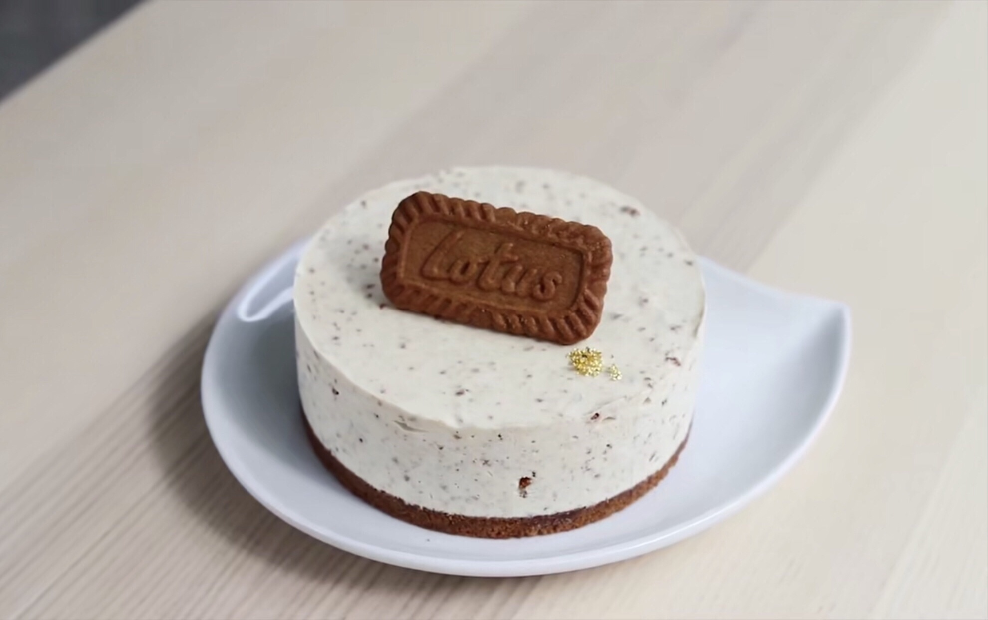 韩国Nebokgom  lotus焦糖饼干芝士慕斯蛋糕的做法