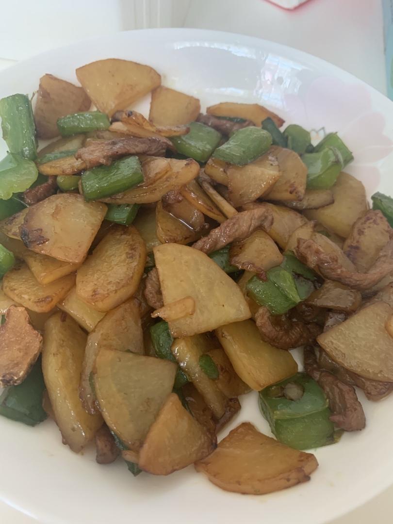 青椒土豆片炒肉
