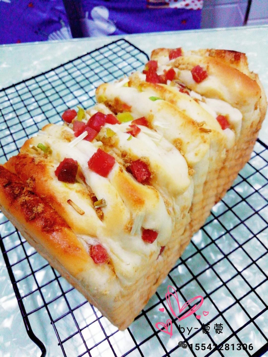葱香肉松手撕面包