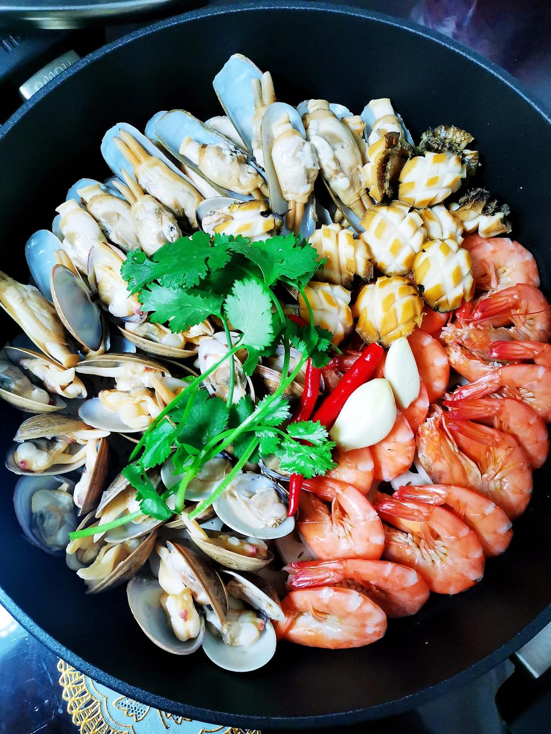 蒜香吮指海鲜大咖——松下NU-JK200W大蒸烤箱食谱