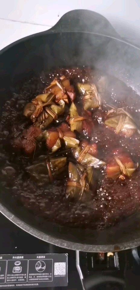 【五福稻草扎肉】让五花肉升级的秘诀，全在稻草里！