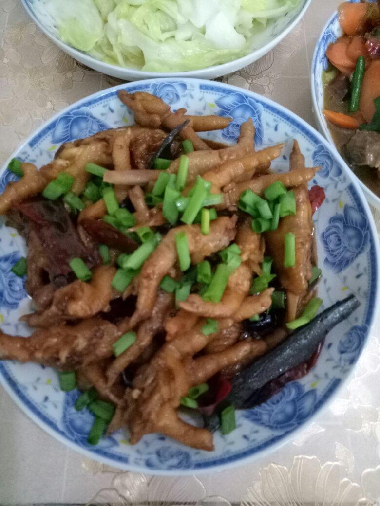 红烧鸡爪子