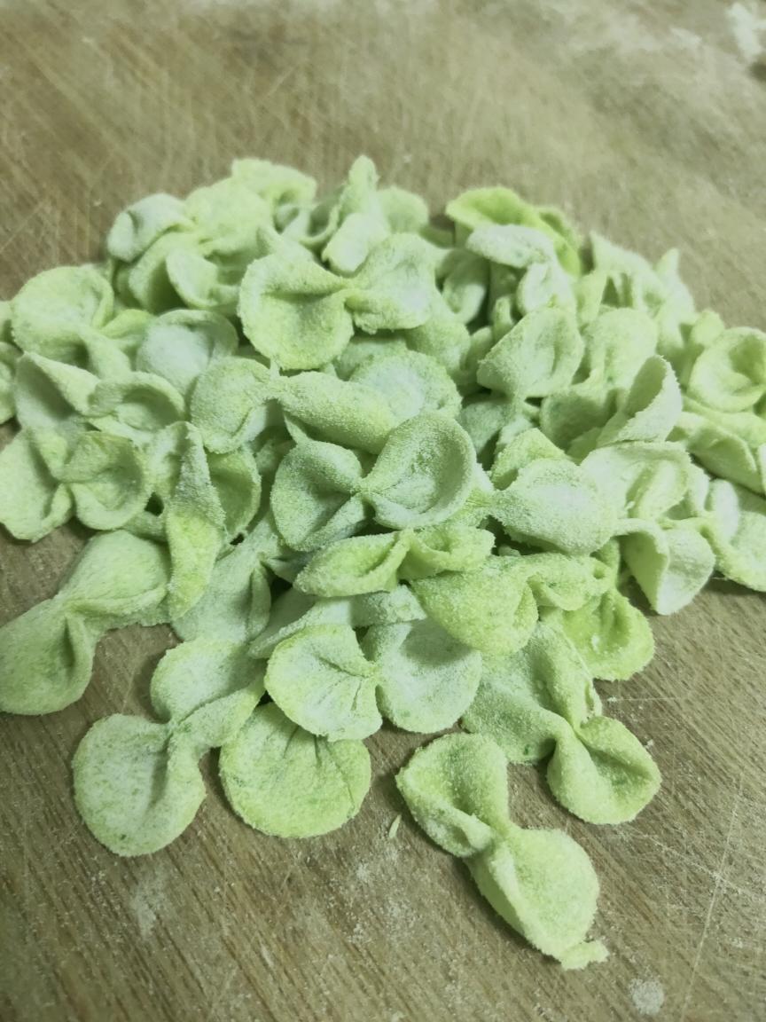 菠菜鸡蛋面的做法