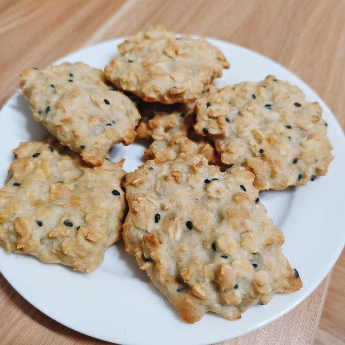 素食:有机燕麦芝麻大饼干